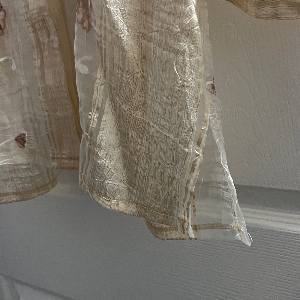 Floral Sheer Button-Up Blouse - Picture 3 of 3